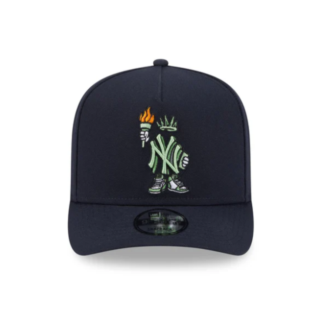 New Era 9FiftyAF New York Yankees Cartoon Statue Snapback - Navy