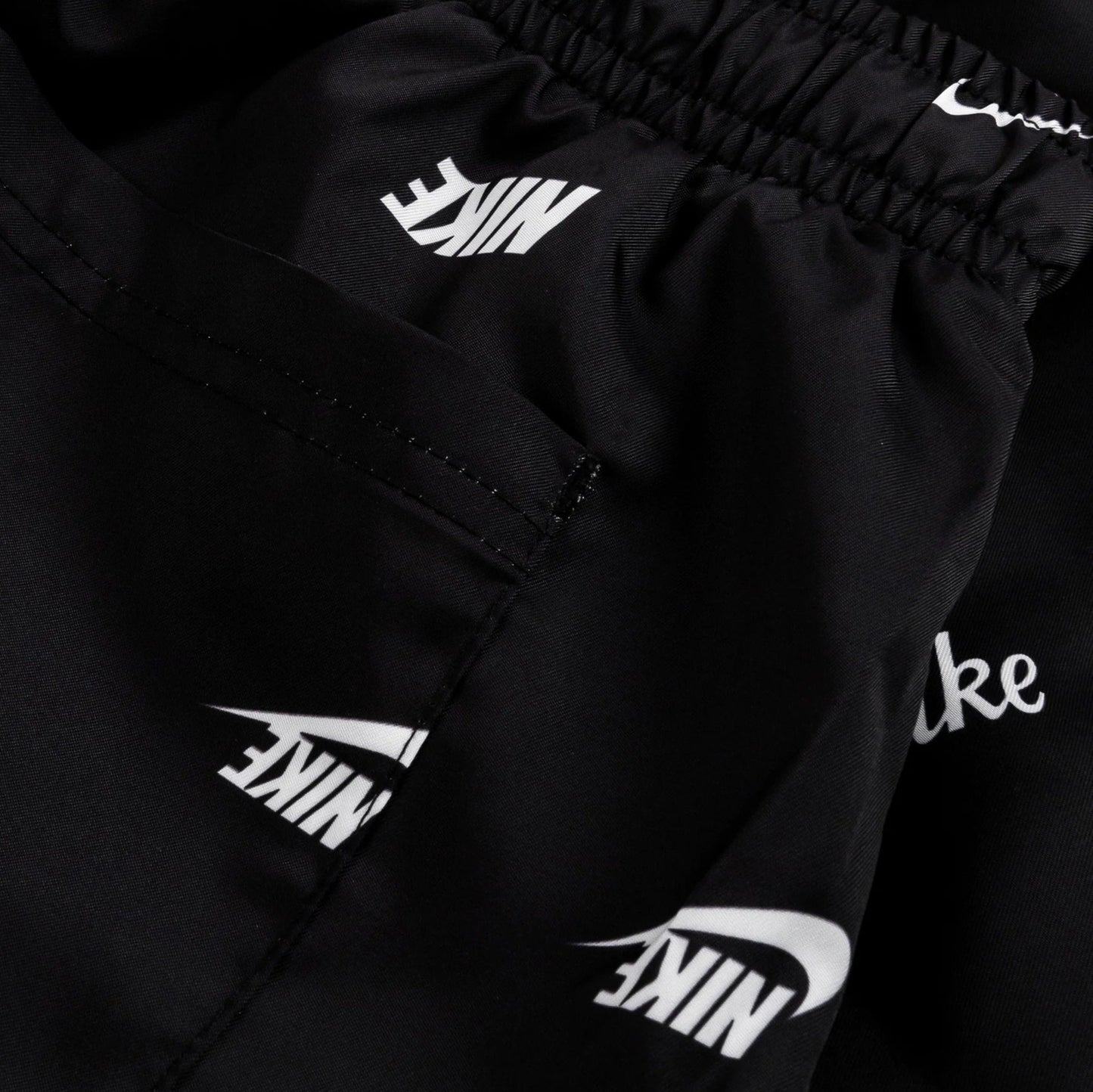 Nike Club Woven Flow Shorts - Black/White