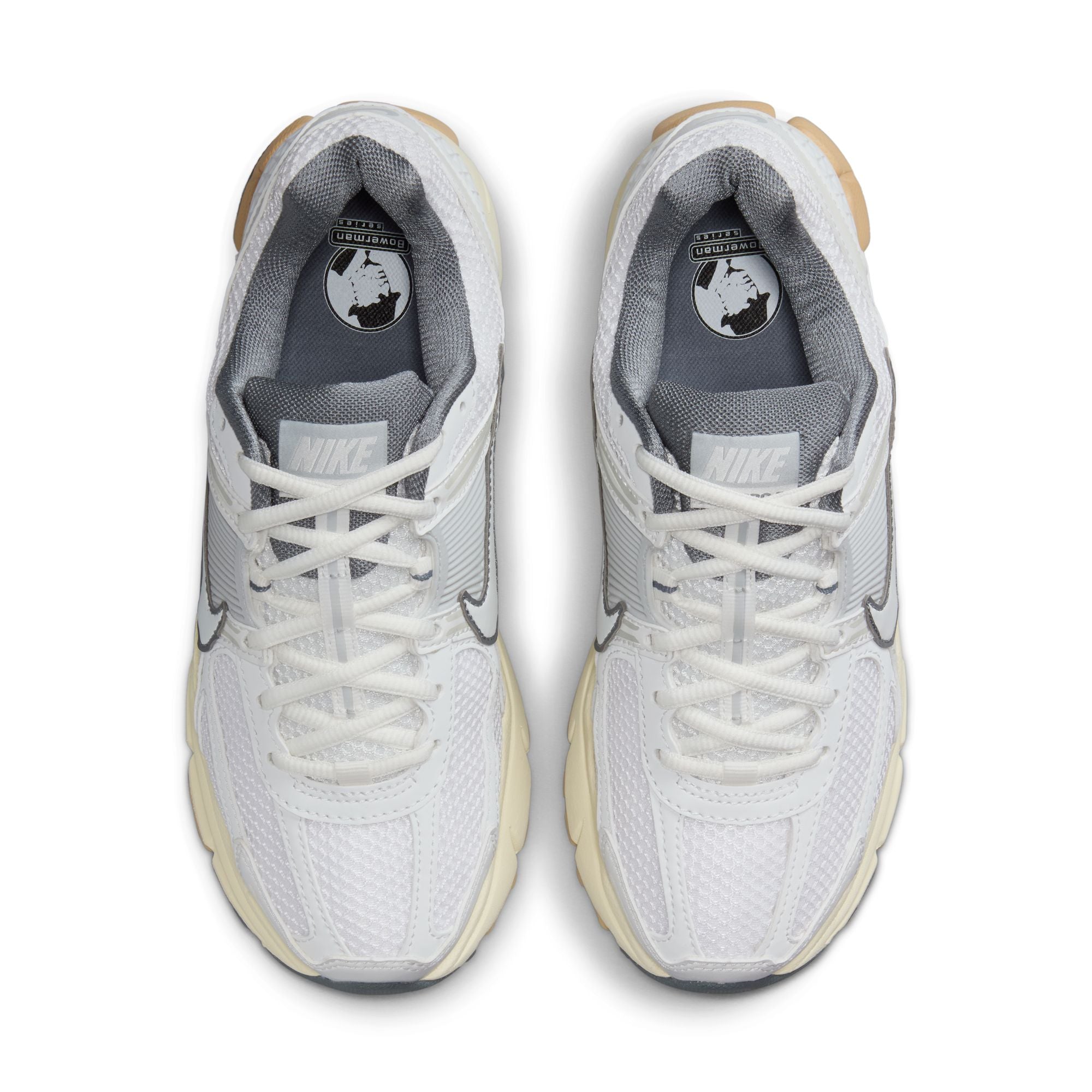 靴 Nike Women's Zoom Vomero 5 Summit White Nike Zoom Vomero 5 WMNS Pure Platinum / Summit White - Feb