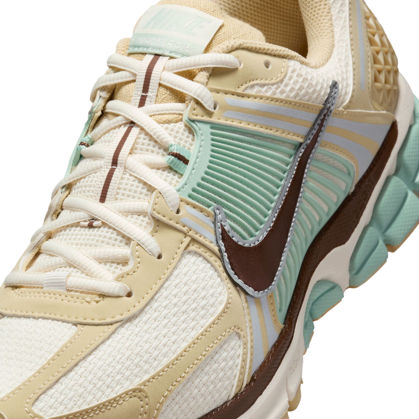 Men's Nike Zoom Vomero 5 SE - "Team Gold"