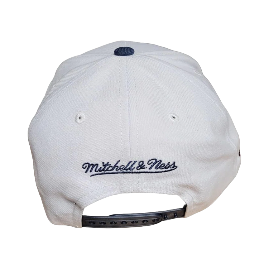 Mitchell & Ness Atlanta Braves Evergreen Pro Snapback - White/Red/Navy