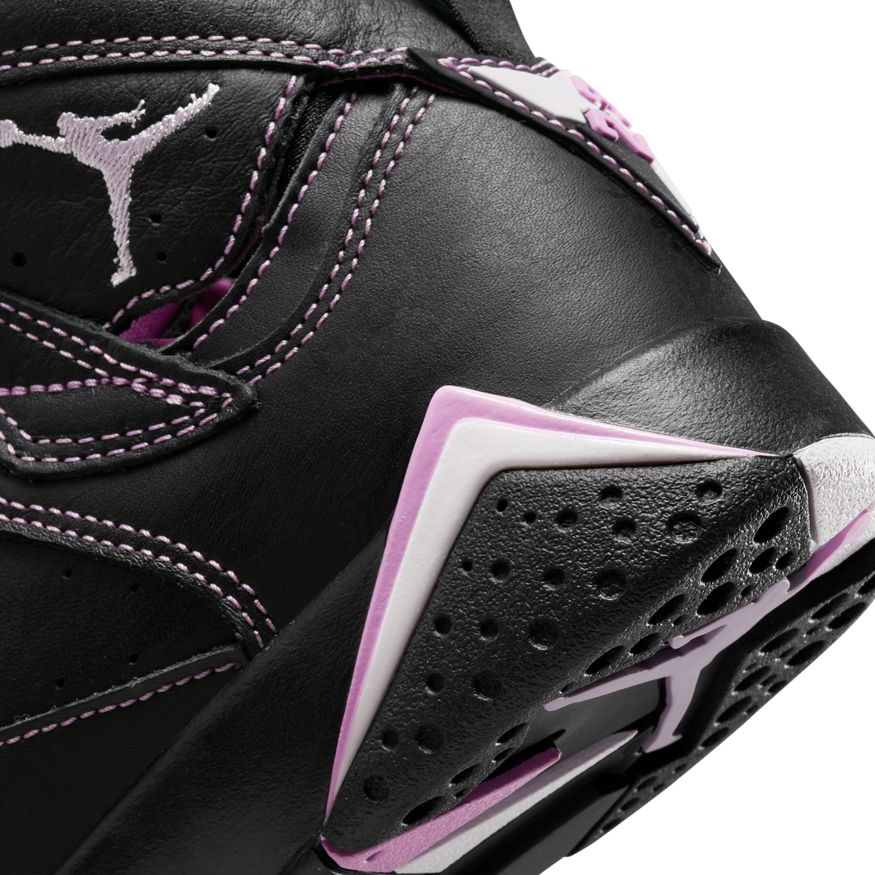 Grade School Air Jordan 7 Retro - Black/Barely Grape